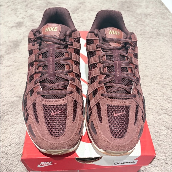 Nike Shoes - NIKE P-6000 SE